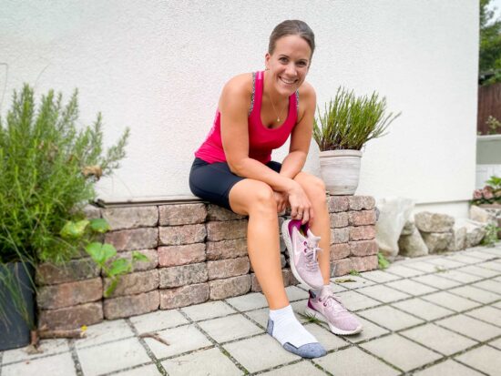 Lisa Lanza Coaching mit Laufschuh